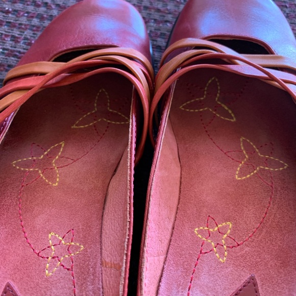 Clarke’s Slip ons 7.5M - Picture 10 of 12